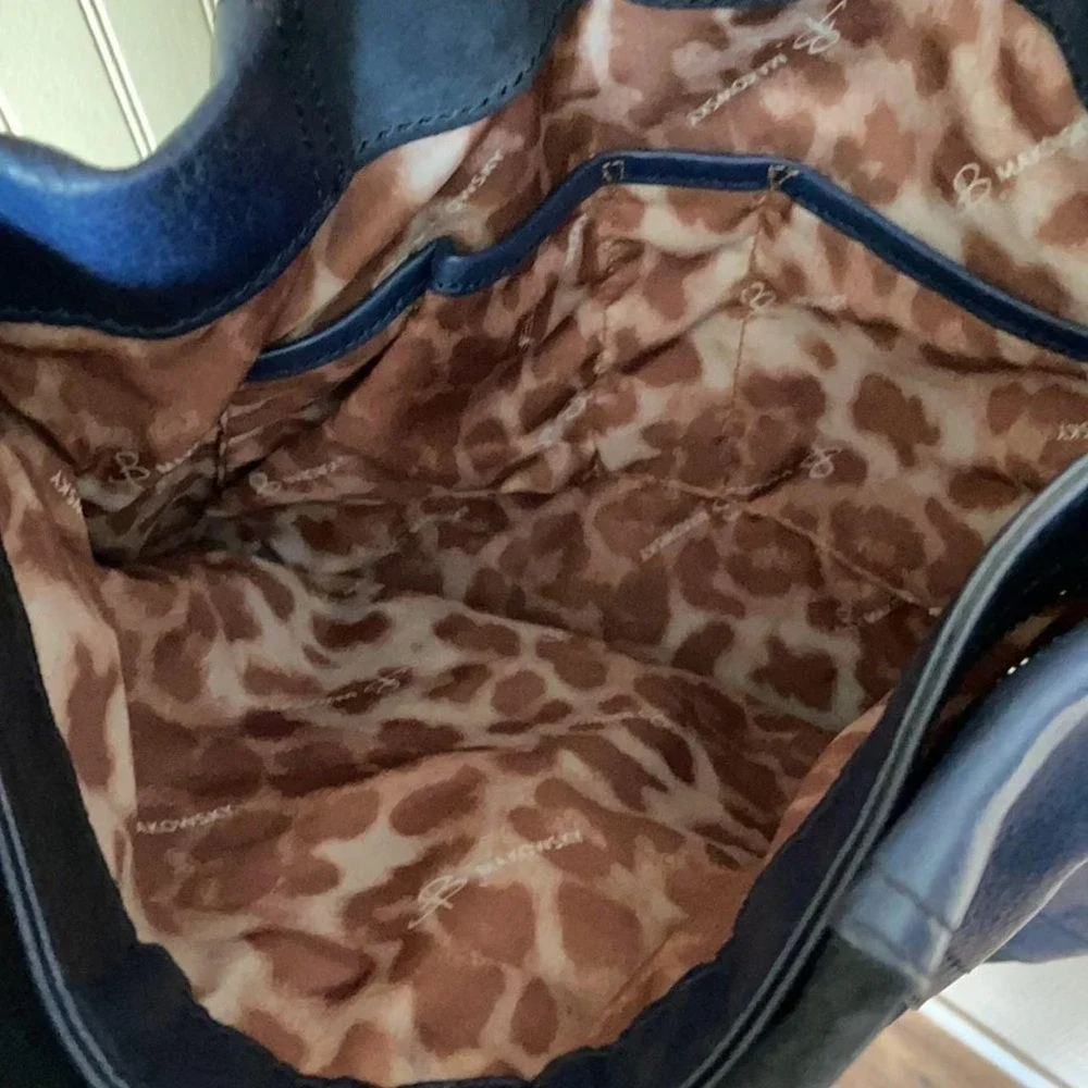 B. Makowsky ble hobo shoulder bag